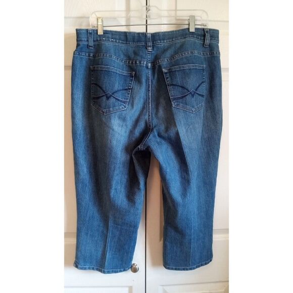 Christopher and Banks Women's High Rise Crop Jeans elastic band waist - Picture 2 of 6